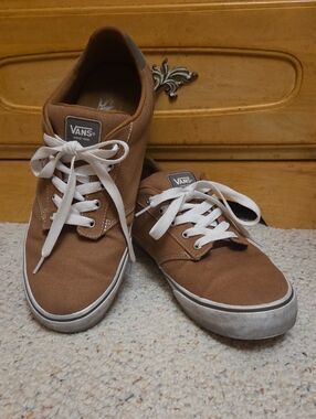 Vans Men’s Brown Canvas Low-Top Sneakers with White Laces